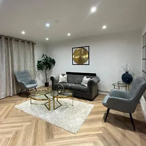stylish-home-for-your-perfect-staycation.cambridgehotelsuk.com/