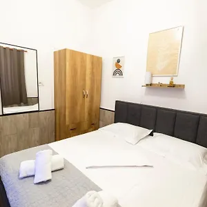  Appartamento Tiny Cute Near The Center - 5 Min Walk Albania