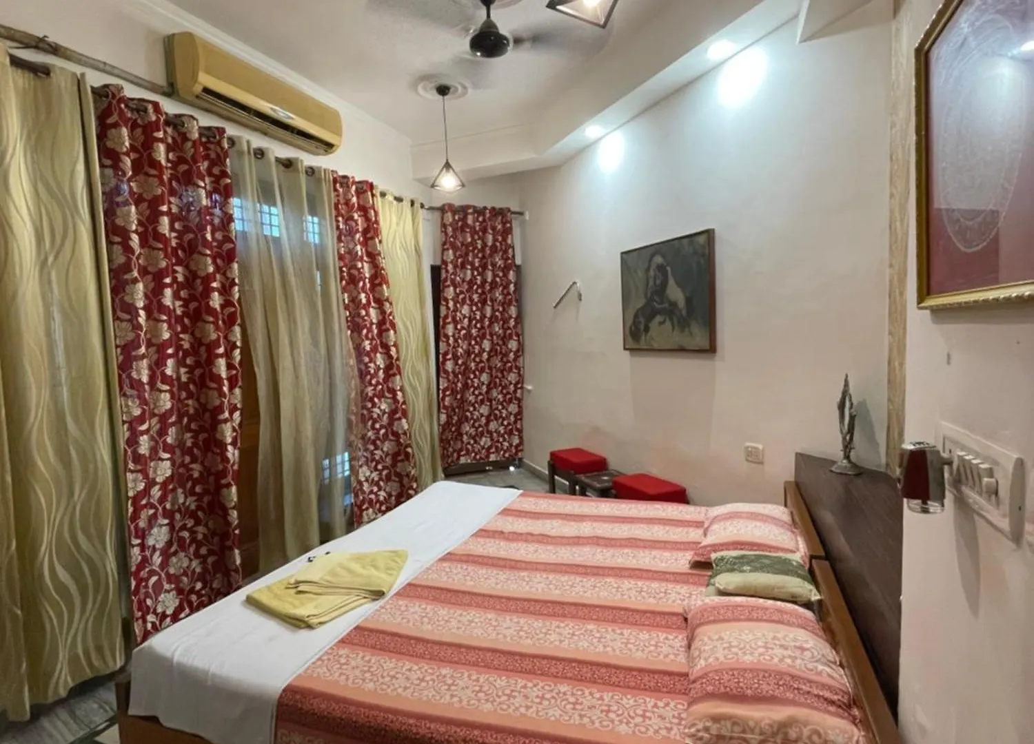 N.Homestay Agra India